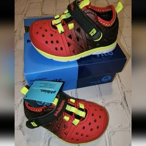 New Size 4 Toddler's Stride Rite Made 2 Play Phibian Water Shoe Red